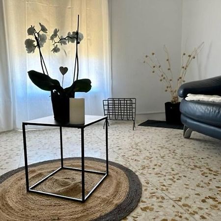 Appartement St Laurent サン・ローラン・ド・ラ・サランク エクステリア 写真