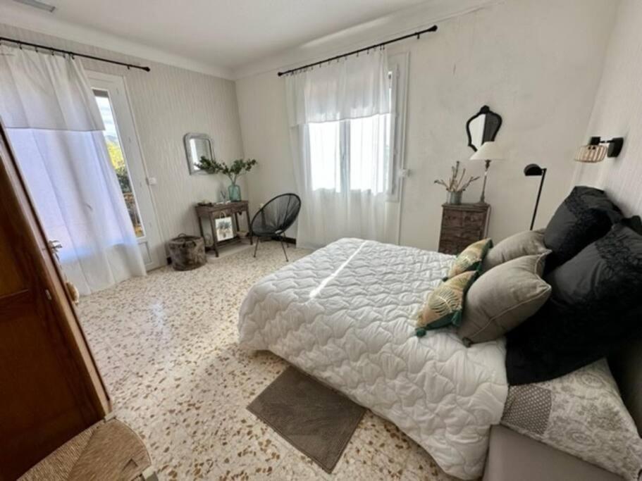 Appartement St Laurent サン・ローラン・ド・ラ・サランク エクステリア 写真