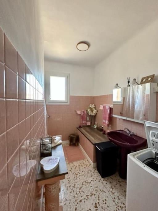 Appartement St Laurent サン・ローラン・ド・ラ・サランク エクステリア 写真