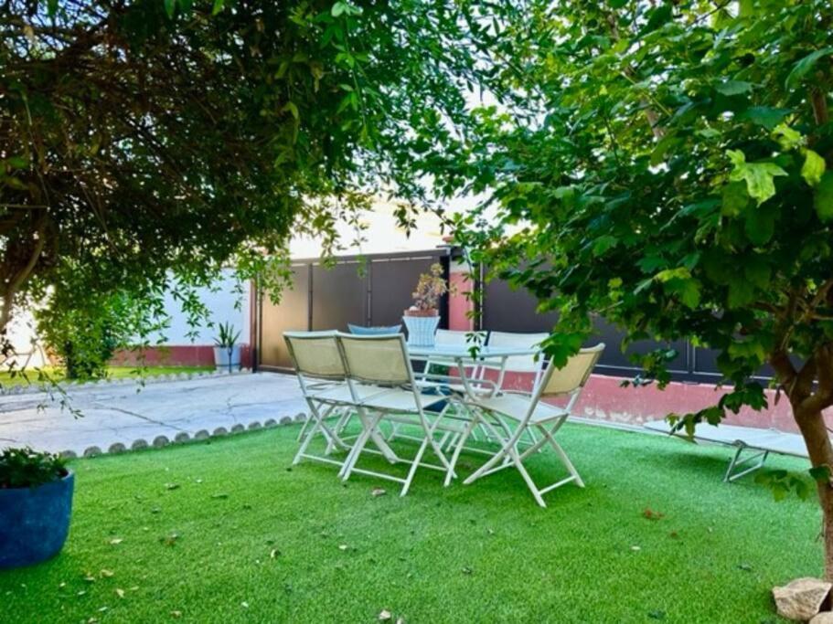 Appartement St Laurent サン・ローラン・ド・ラ・サランク エクステリア 写真